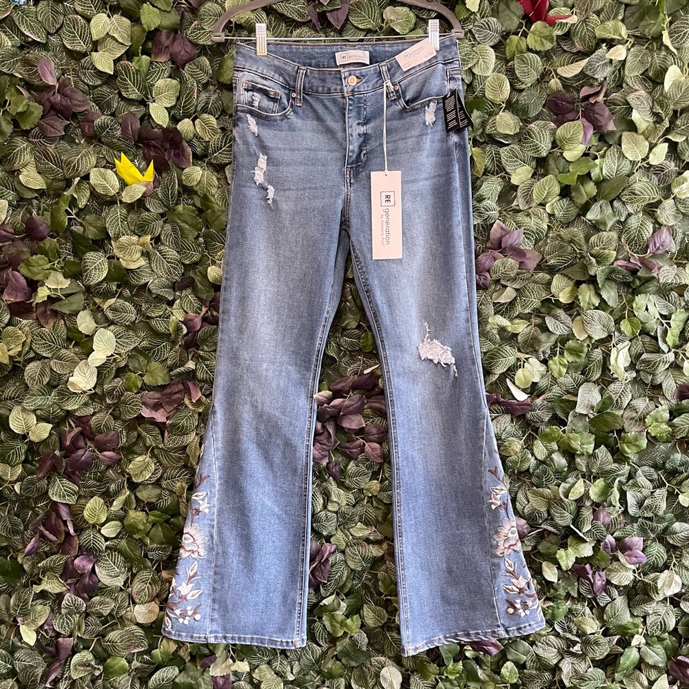Re Generation- Women’s Embroidered floral Mid-Rise Flare Jeans Pants size 9/29